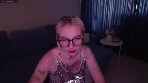 Snapshot of annetenet chatting on 10/02/25, 07:26 Annet online show from 10/02/25, 07:26