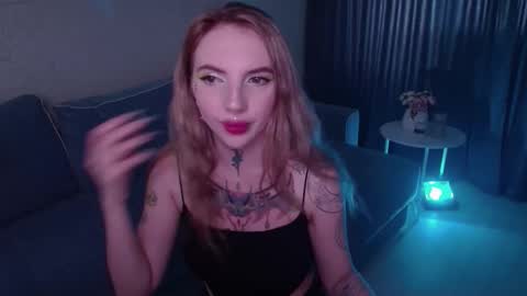 Snapshot of annetenet chatting on 10/09/25, 09:18 Annet online show from 10/09/25, 09:18