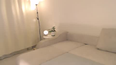 Snapshot of annett chatting on 09/21/25, 12:23 Annett online show from 09/21/25, 12:23