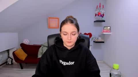 annewilsonn online show from 02/12/26, 02:12