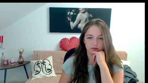annewilsonn online show from 06/12/26, 08:24