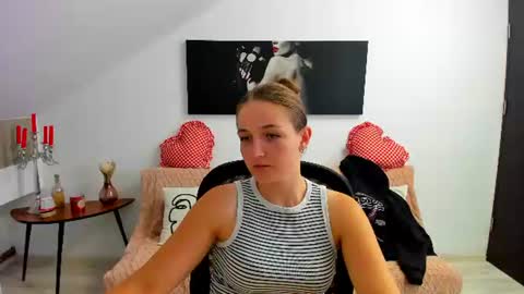 annewilsonn online show from 07/29/26, 07:06