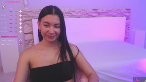 Snapshot of annflowers chatting on 12/10/24, 01:11 A N N E online show from 12/10/24, 01:11