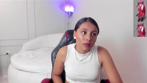 anni_lima online show from 09/25/25, 04:16
