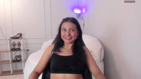 anni_lima online show from 09/30/25, 03:44