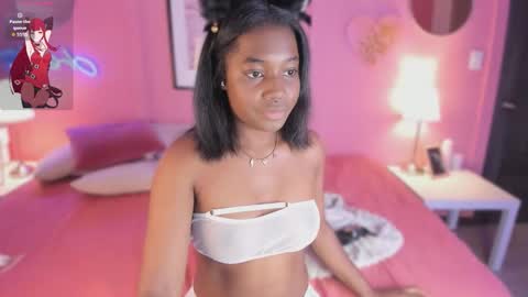 Snapshot of annia_dh chatting on 09/15/25, 08:20 annia online show from 09/15/25, 08:20