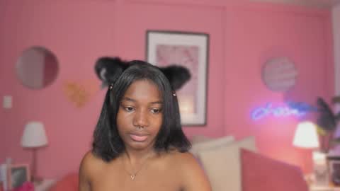Snapshot of annia_dh chatting on 09/30/25, 07:41 annia online show from 09/30/25, 07:41