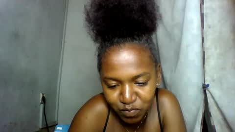 Snapshot of annick98 chatting on 02/17/26, 07:49 annick98 online show from 02/17/26, 07:49