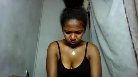 Snapshot of annick98 chatting on 02/20/26, 11:43 annick98 online show from 02/20/26, 11:43