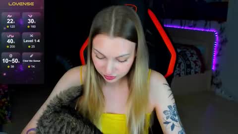 Annie online show from 03/15/26, 01:00