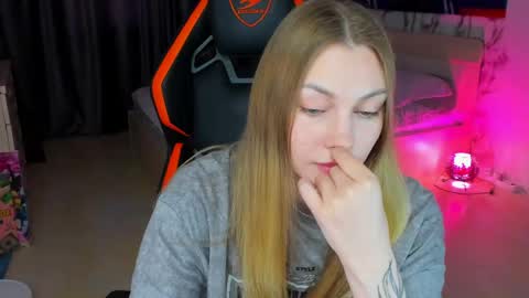 Annie online show from 05/24/26, 04:45