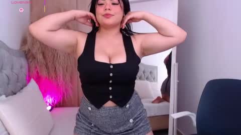 annie_20_ online show from 04/15/26, 05:31