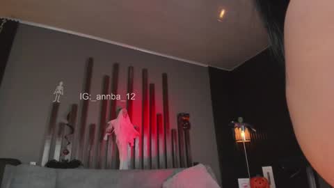 annie_barozzi online show from 10/23/25, 05:55