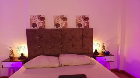 Annie Bonnie   online show from 03/31/26, 11:54