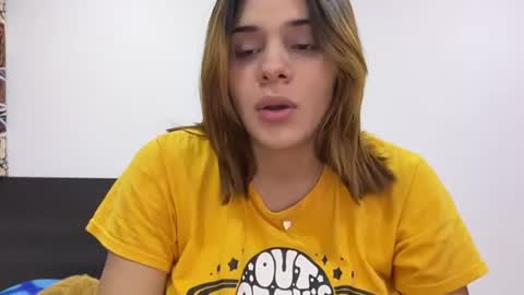 Anniecattie online show from 06/25/26, 12:21