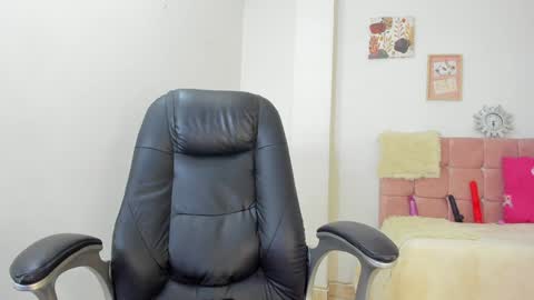 Anna online show from 12/30/24, 07:53