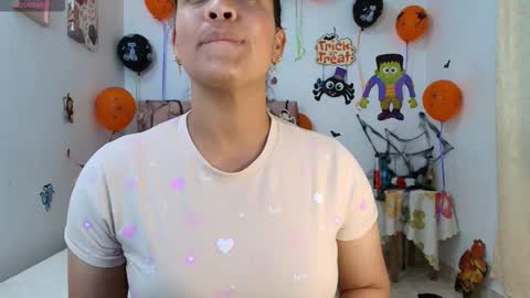 Anna online show from 10/31/25, 03:07