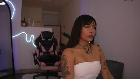 Annie online show from 04/10/26, 08:02