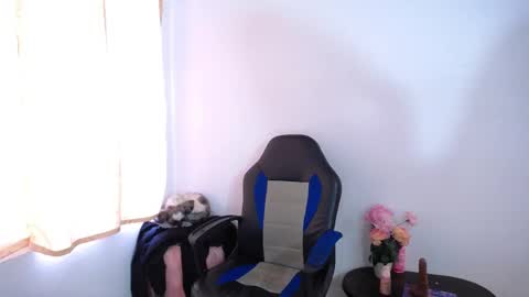 Annie3 online show from 10/07/25, 09:01