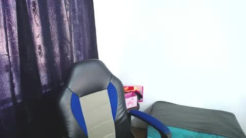 Snapshot of annie_doll1 chatting on 07/15/26, 06:57 Annie3 online show from 07/15/26, 06:57