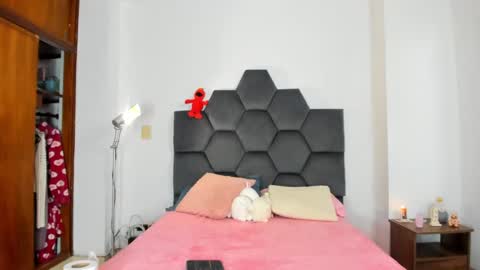 Snapshot of annie_dreams69 chatting on 01/30/25, 09:04 Annie online show from 01/30/25, 09:04