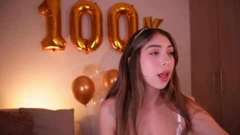 Snapshot of annie_evans24 chatting on 12/01/25, 10:48 Annie Evans online show from 12/01/25, 10:48