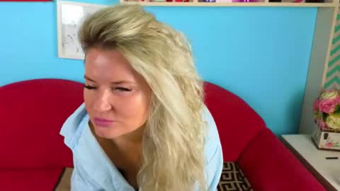 Snapshot of annie_joya chatting on 12/16/25, 05:34 Annie online show from 12/16/25, 05:34