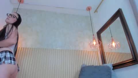 Annie online show from 05/11/26, 11:57