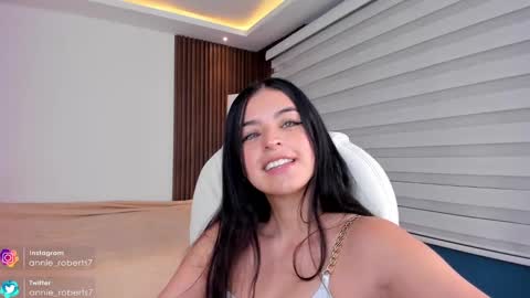 Annie Roberts online show from 02/11/25, 08:42