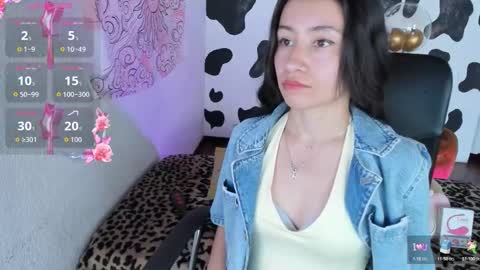 Annie  online show from 11/26/25, 09:05