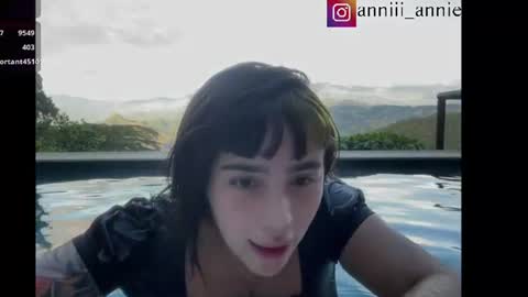 Snapshot of annie_snow_ chatting on 06/25/26, 10:36 JEANNE no olvides seguirme dont forget follow me uu online show from 06/25/26, 10:36