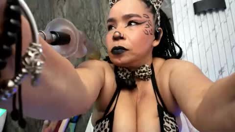 annie_wigg_ online show from 01/09/26, 02:58