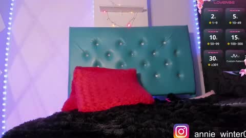 Snapshot of annie_winter1 chatting on 01/26/25, 12:16 Annie online show from 01/26/25, 12:16