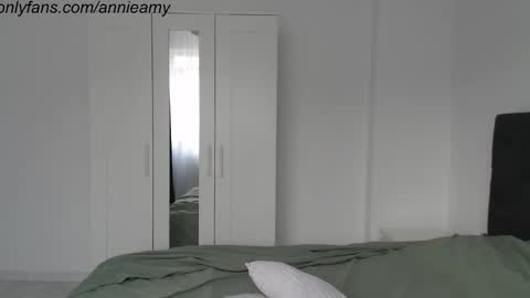 Annie online show from 02/04/25, 12:33