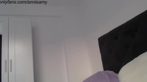 Annie online show from 02/12/25, 03:16