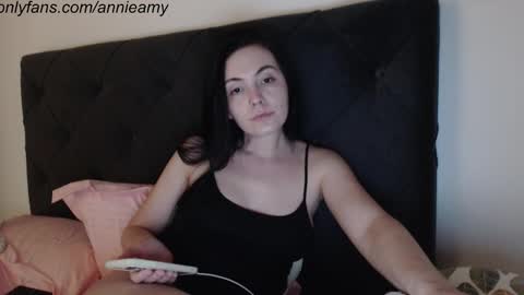 Annie online show from 02/24/25, 07:52