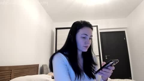 Annie online show from 02/04/26, 06:25