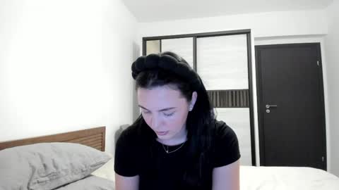 Annie online show from 04/05/26, 07:22