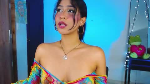 AnnieBlu3 online show from 11/04/25, 09:41