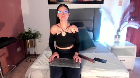 Annie Bluee online show from 05/05/26, 11:51