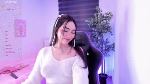 Snapshot of anniebrie chatting on 02/15/25, 08:33 Cassandra online show from 02/15/25, 08:33
