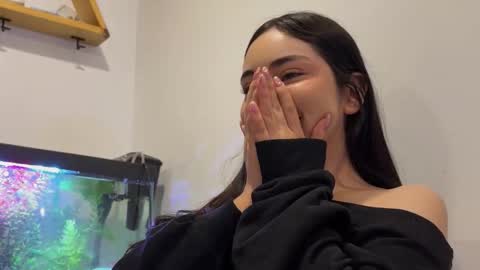 Snapshot of anniebrie chatting on 11/16/25, 03:45 Cassandra online show from 11/16/25, 03:45