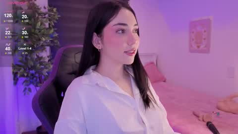 Snapshot of anniebrie chatting on 11/26/25, 05:52 Cassandra online show from 11/26/25, 05:52