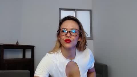 Annie online show from 04/01/26, 04:37