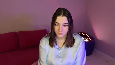 Annie online show from 10/14/25, 01:06