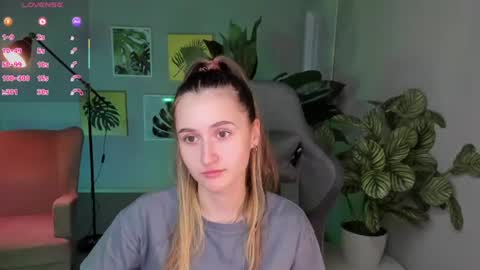 annieee_smith online show from 06/28/26, 05:13