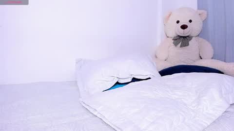 Snapshot of anniegil_cs chatting on 12/06/24, 04:03 Annie online show from 12/06/24, 04:03