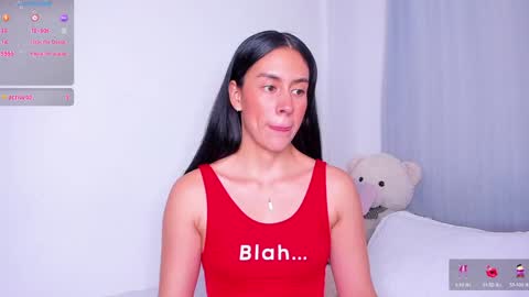 Snapshot of anniegil_cs chatting on 12/11/24, 12:12 Annie online show from 12/11/24, 12:12