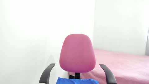 Annie  online show from 03/05/25, 05:18