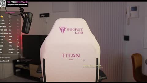 Annie FREE TRIAL IN BIO online show from 02/22/25, 02:28